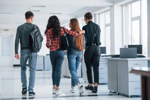 ¿Cómo puedes prepararte para tu futuro laboral mientras estás en la universidad?